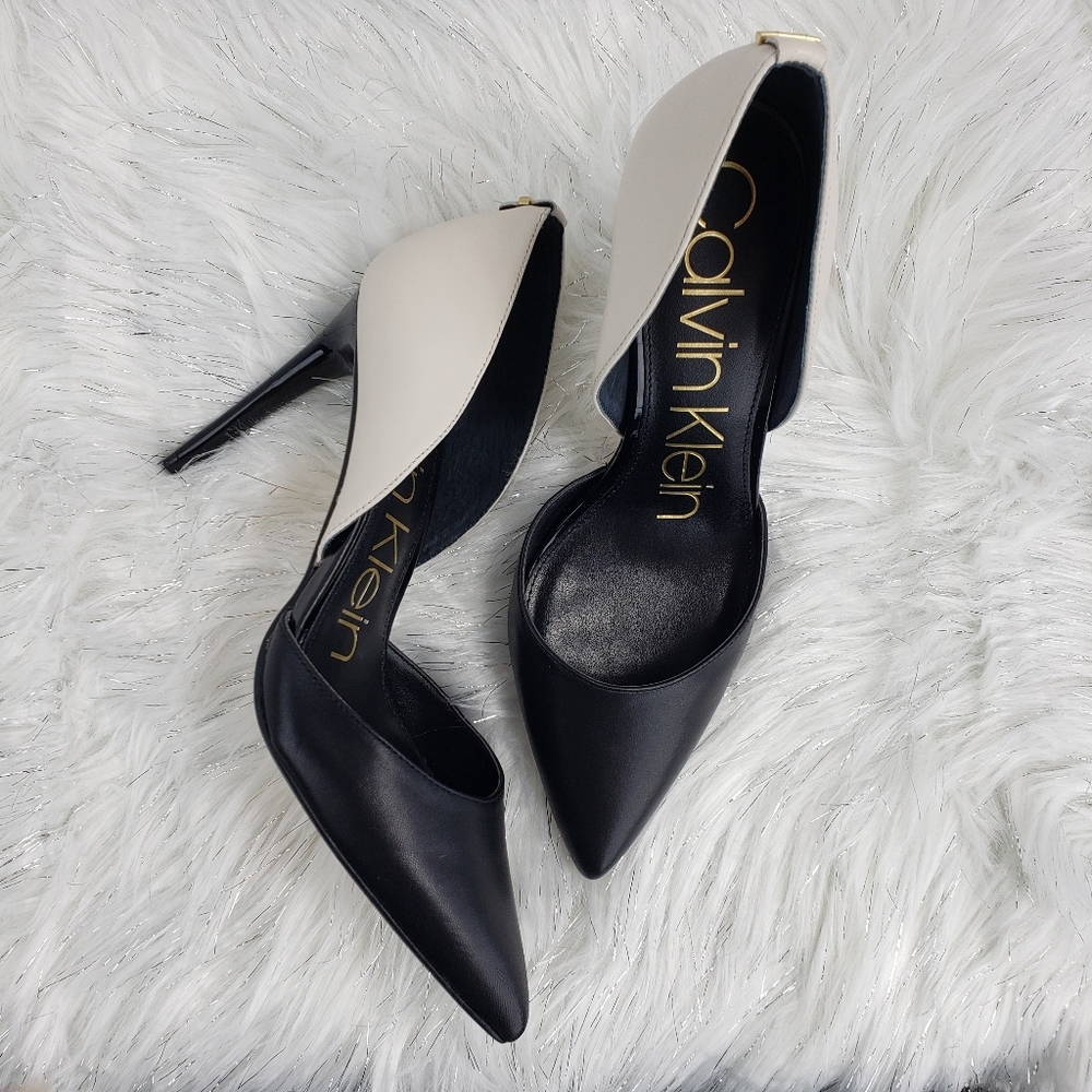 Calvin Klein Black/White Pump